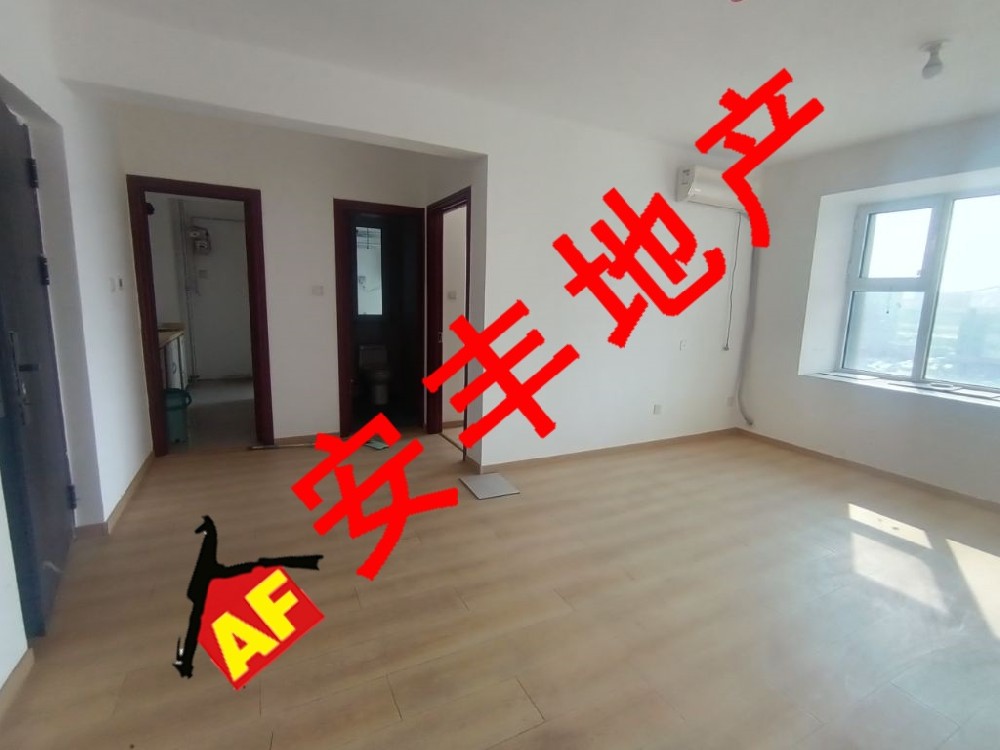 時(shí)代新居 簡(jiǎn)裝3居空房 采光好 1600元每月